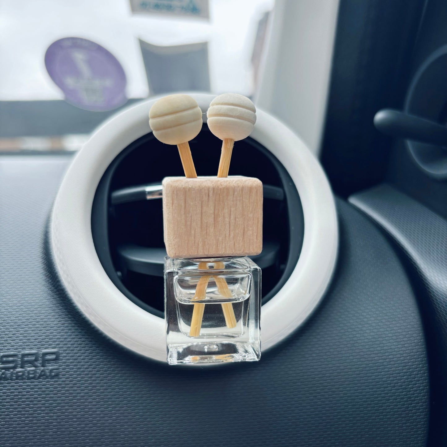 Diffuseur voiture à clip