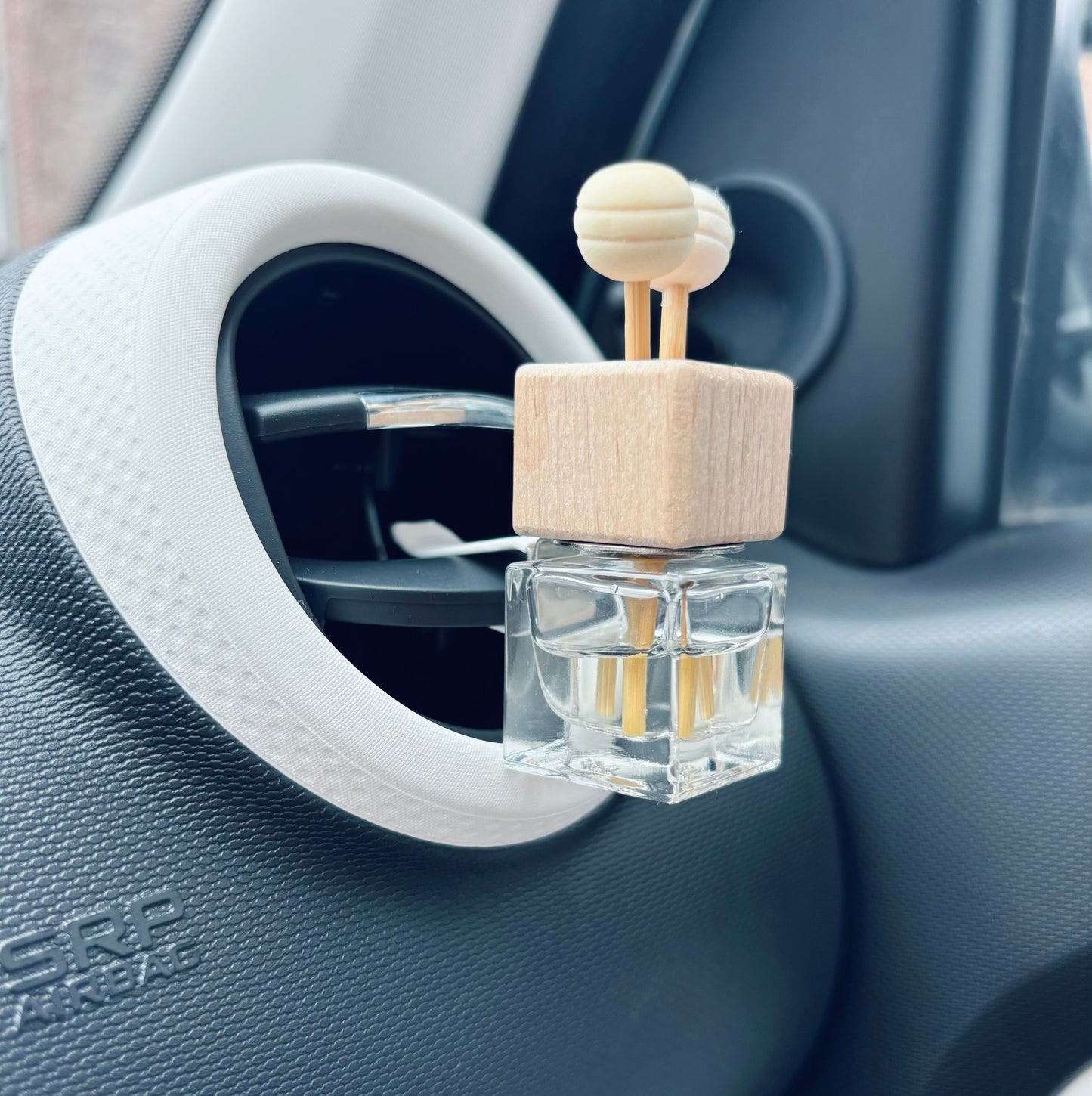 Diffuseur voiture à clip